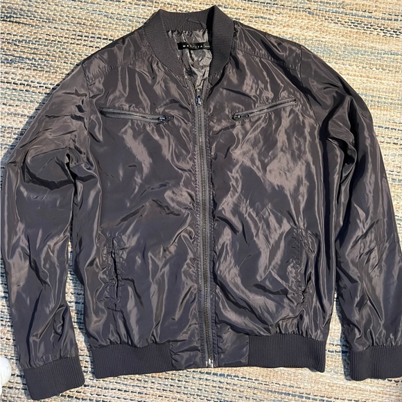 Maldita man - Picture 1 of 4